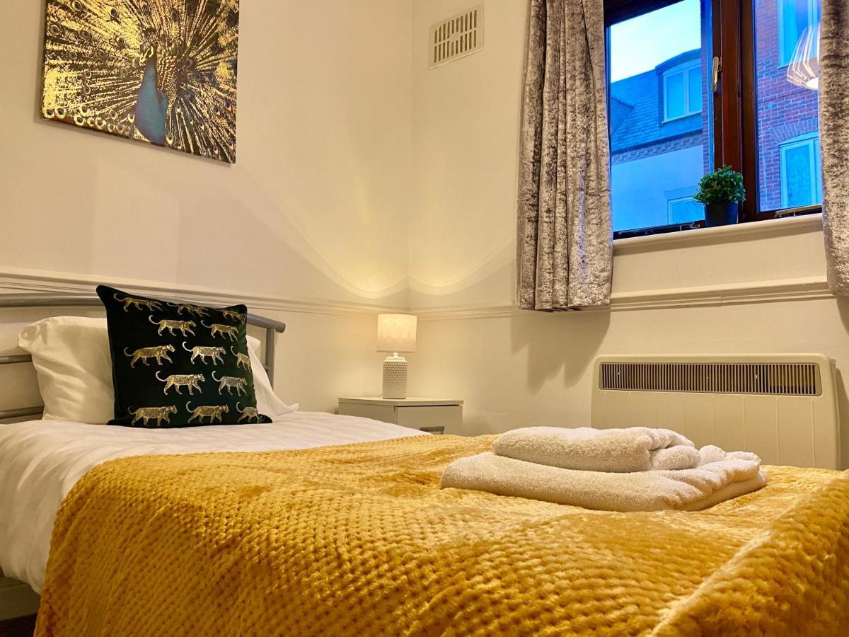 Easyrest Spalding - 4 Beds & Free Parking - Central & Modern Open Plan Apartment - Convenient Location Exteriör bild