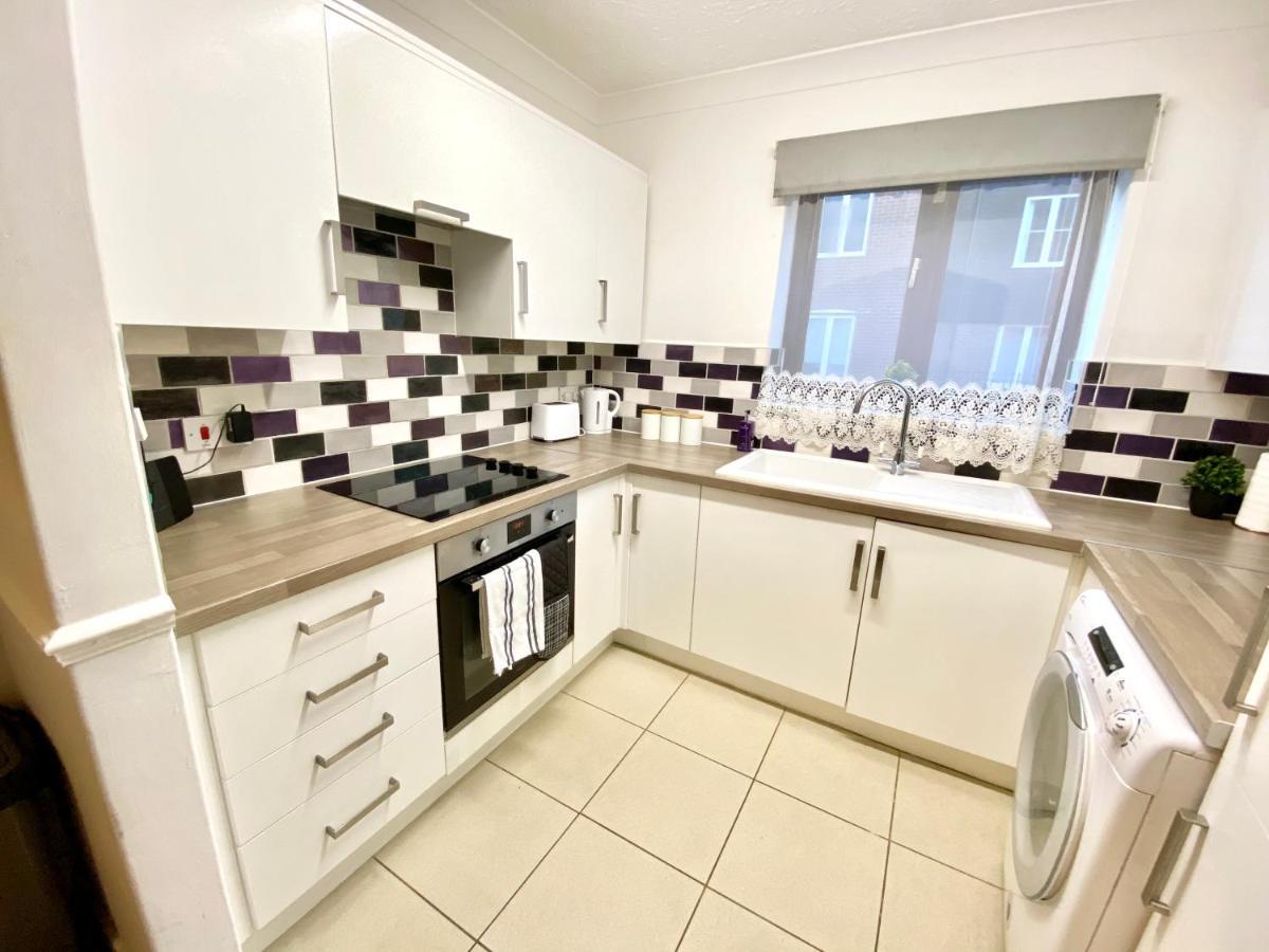 Easyrest Spalding - 4 Beds & Free Parking - Central & Modern Open Plan Apartment - Convenient Location Exteriör bild
