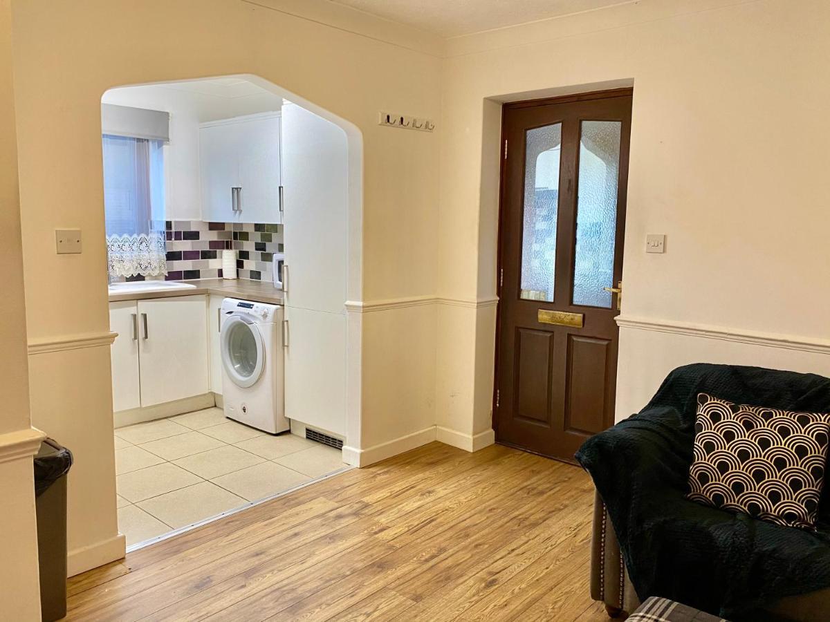 Easyrest Spalding - 4 Beds & Free Parking - Central & Modern Open Plan Apartment - Convenient Location Exteriör bild