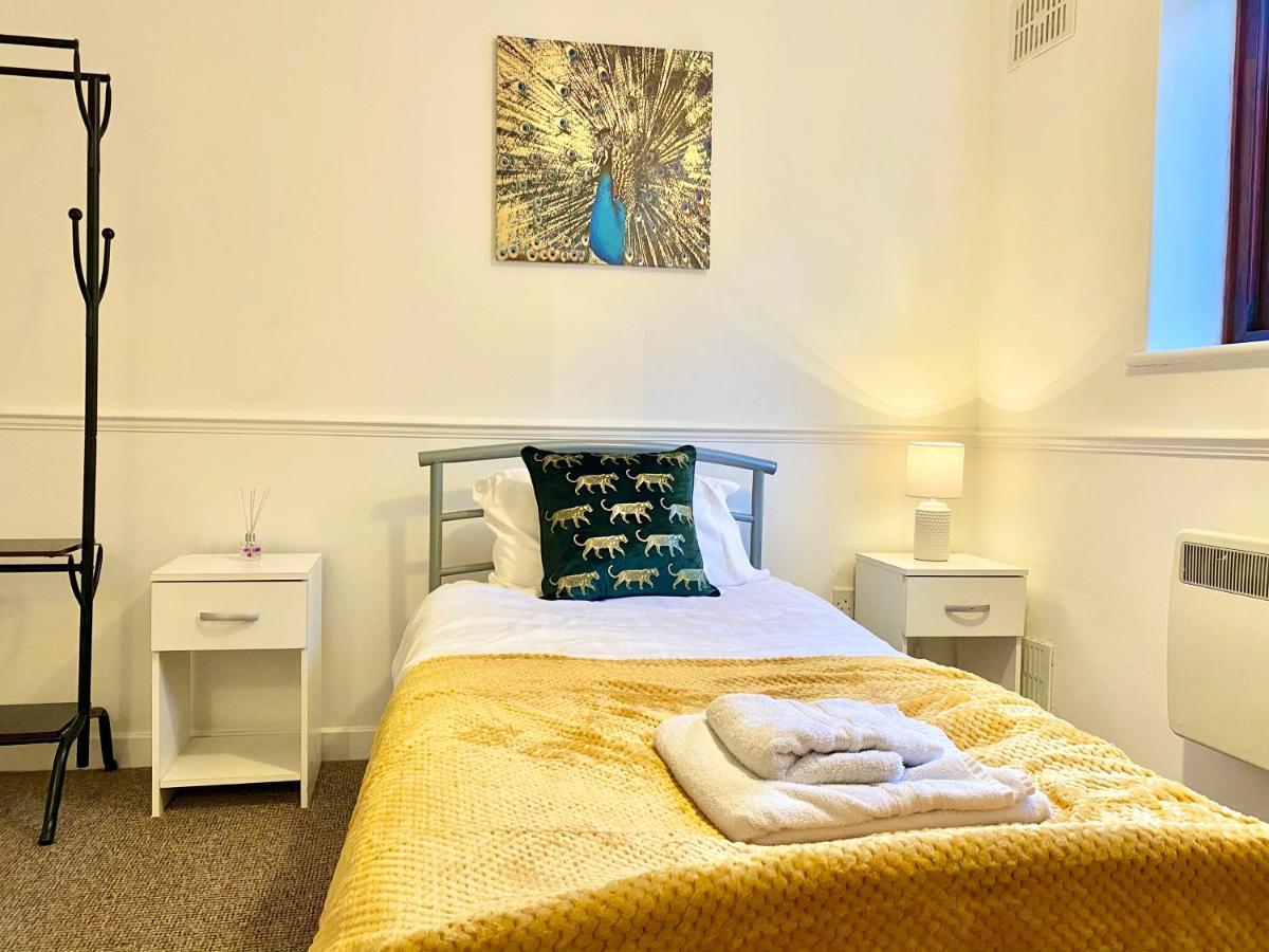 Easyrest Spalding - 4 Beds & Free Parking - Central & Modern Open Plan Apartment - Convenient Location Exteriör bild