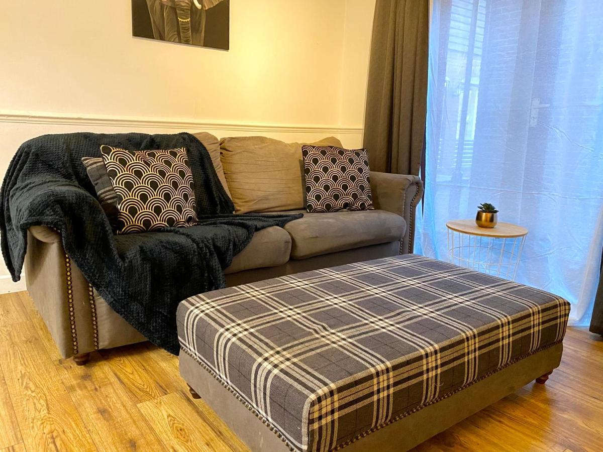 Easyrest Spalding - 4 Beds & Free Parking - Central & Modern Open Plan Apartment - Convenient Location Exteriör bild