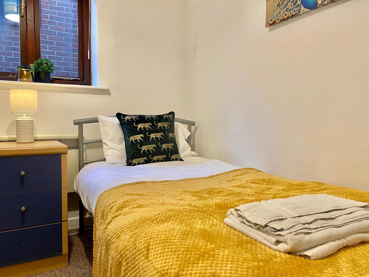 Easyrest Spalding - 4 Beds & Free Parking - Central & Modern Open Plan Apartment - Convenient Location Exteriör bild